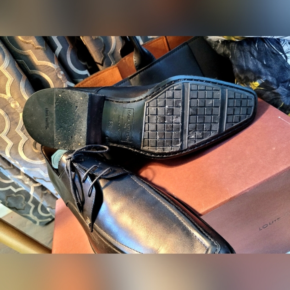 Mens LV dress shoes - Picture 4 of 4